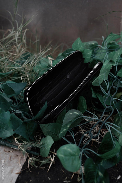 VampireFreaks Alice in Wonderland Wallet